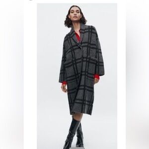 NWT Gray and Black Plaid Very Thick Cardigan